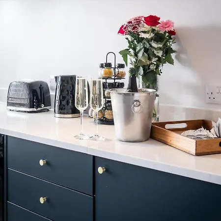 شقة Brand New Location Hot Tub *