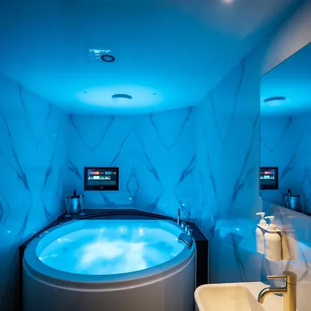 شقة Brand New Location Hot Tub