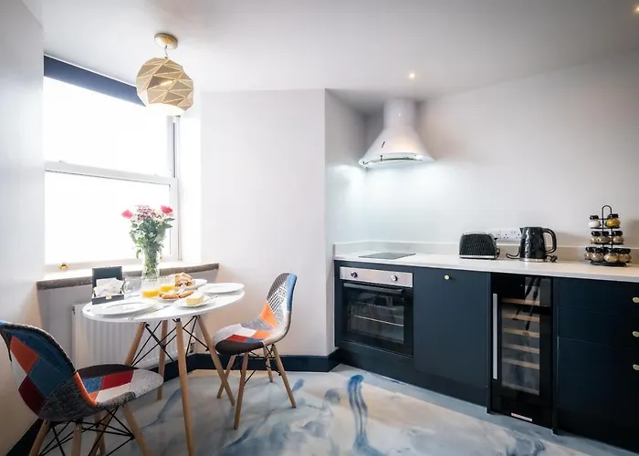 Brand New Location Hot Tub 公寓