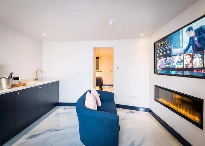 Brand New Location Hot Tub 鲍内斯温德米尔