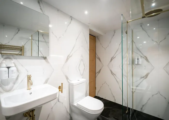 Brand New Location Hot Tub *