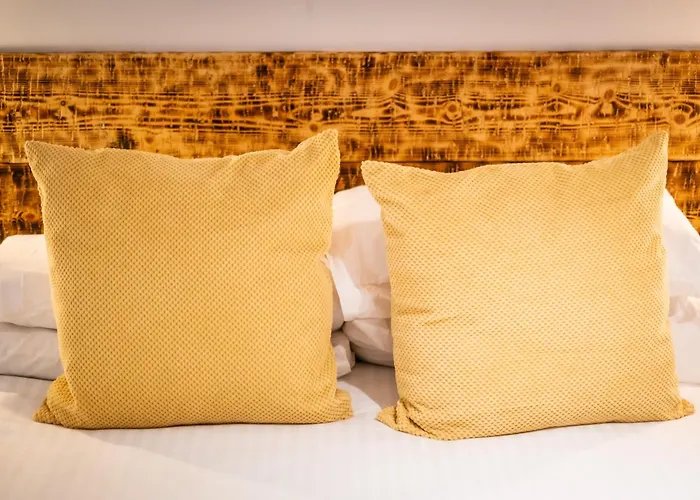 Brand New Location Hot Tub * 鲍内斯温德米尔