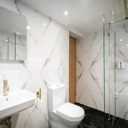 Brand New Location Hot Tub *