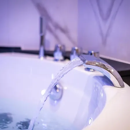 Brand New Location Hot Tub Bowness-on-Windermere