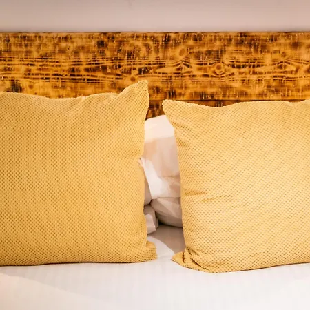 Brand New Location Hot Tub * Bowness-on-Windermere